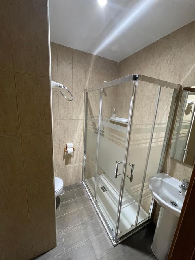 Hostal Tres Hermanos Getafe Exteriör bild