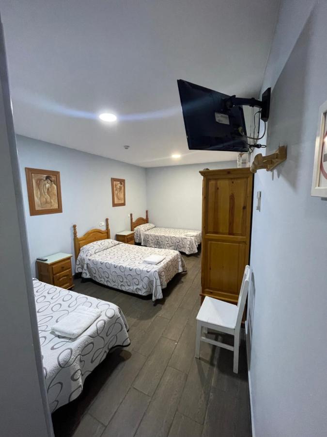 Hostal Tres Hermanos Getafe Exteriör bild
